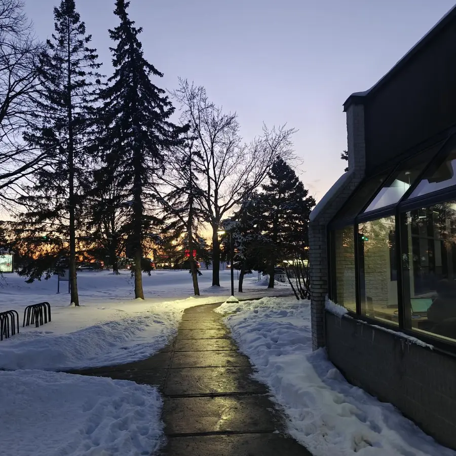 期末考前复习时, 学完出门的夕阳